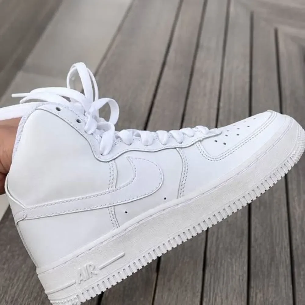Nike Air Force 1 High LE Triple White Big Kids’ Shoes Size 4Youth DH2943-111